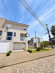 Sobrado com 3 Quartos à venda, 118m² no Desvio Rizzo, Caxias do Sul