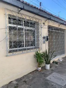 Casa com 2 Quartos para alugar, 50m² no Demócrito Rocha, Fortaleza