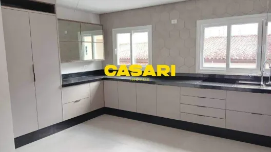 Sobrado com 3 Quartos à venda, 250m² no Nova Petrópolis, São Bernardo do Campo