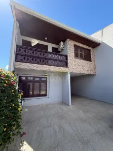 Sobrado com 4 Quartos à venda, 220m² no Centro, Pinhais
