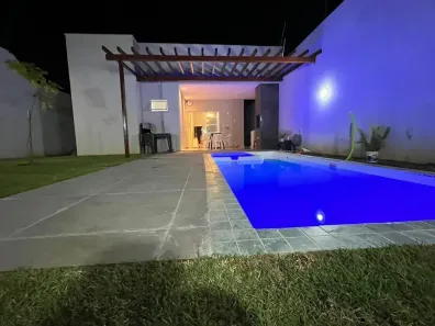 Casa com 3 Quartos para alugar, 330m² no Jardim Gonzaga, Juazeiro do Norte