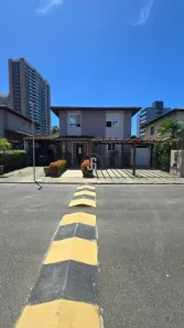 Casa de Condomínio com 4 Quartos à venda, 392m² no Piatã, Salvador