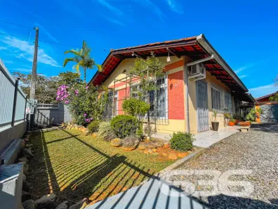 Casa com 3 Quartos à venda, 123m² no Iririú, Joinville