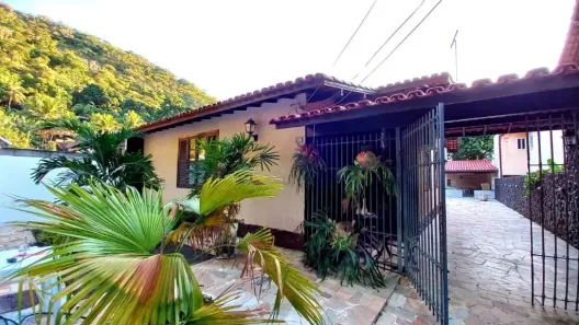 Casa com 3 Quartos à venda, 200m² no Itaipu, Niterói
