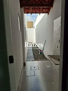 Casa com 2 Quartos à venda, 66m² no Jardim Holanda, Uberlândia