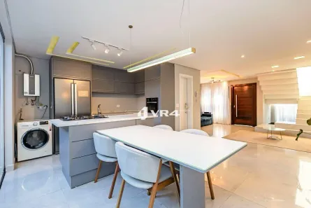 Casa de Condomínio com 3 Quartos para alugar, 180m² no Pinheirinho, Curitiba