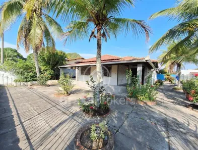 Casa com 3 Quartos à venda, 212m² no Pontinha, Araruama