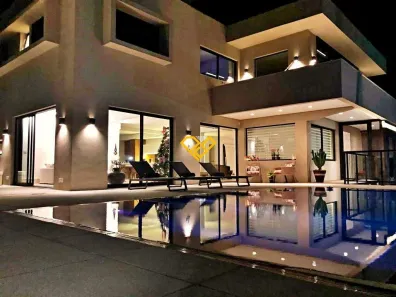 Casa com 4 Quartos à venda, 450m² no Marapé, Santos