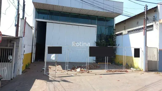 Galpão/Depósito/Armazém para alugar, 343m² no Osvaldo Rezende, Uberlândia