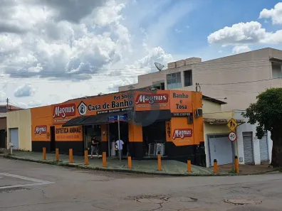 Imóvel Comercial com 3 Quartos à venda, 240m² no Centro, Anápolis