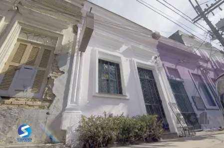 Casa com 2 Quartos à venda, 140m² no Cidade Baixa, Porto Alegre