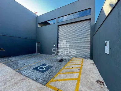 Galpão/Depósito/Armazém para alugar, 240m² no Planalto, Uberlândia