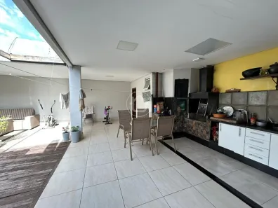 Casa com 3 Quartos à venda, 230m² no Coophamil, Cuiabá