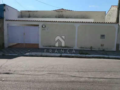 Casa com 2 Quartos à venda, 250m² no Centro, Jacareí