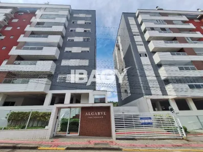 Apartamento com 2 Quartos para alugar, 86m² no Praia Comprida, São José