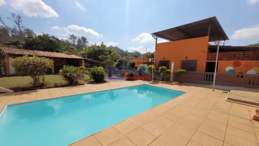 Fazenda/Sítio com 4 Quartos à venda, 300m² no , Mateus Leme
