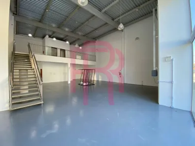 Sala Comercial para alugar, 289m² no Santa Regina, Camboriú