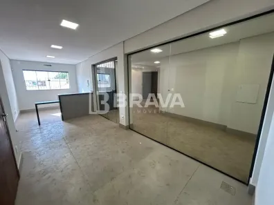 Imóvel Comercial com 3 Quartos para alugar, 351m² no São Benedito, Uberaba