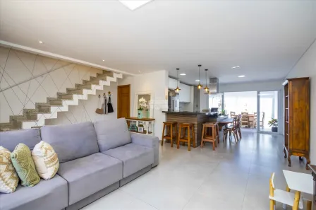 Casa com 3 Quartos à venda, 198m² no Cidade Industrial, Curitiba