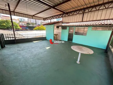 Casa com 2 Quartos para alugar, 100m² no Sagrada Família, Belo Horizonte