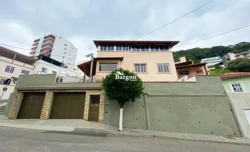 Casa com 5 Quartos à venda, 200m² no Santa Helena, Juiz de Fora