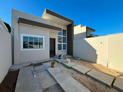 Casa com 2 Quartos à venda, 65m² no Extensão do Bosque, Rio das Ostras