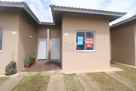 Casa de Condomínio com 2 Quartos para alugar, 43m² no Três Vendas, Pelotas