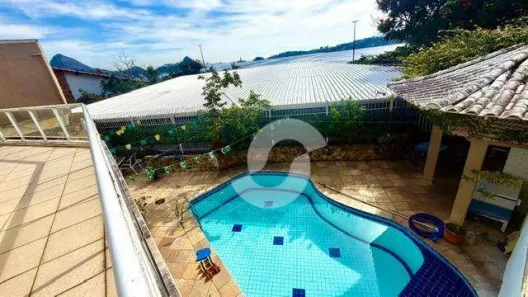 Casa de Condomínio com 4 Quartos à venda, 544m² no Charitas, Niterói