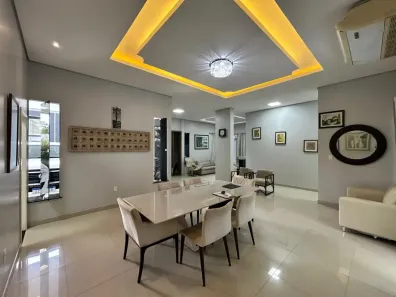 Casa de Condomínio com 3 Quartos para alugar, 250m² no Ponta Negra, Manaus