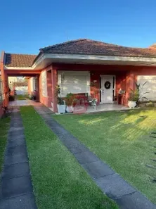 Casa com 4 Quartos para alugar, 220m² no Hípica, Porto Alegre