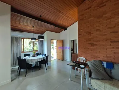 Fazenda/Sítio com 10 Quartos à venda, 198m² no Rio do Ouro, Niterói