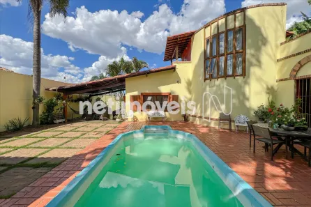Casa com 3 Quartos para alugar, 230m² no Santa Amélia, Belo Horizonte