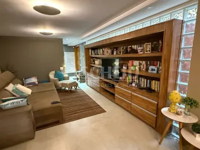 Casa com 3 Quartos à venda, 174m² no Jardim Regis, São Paulo