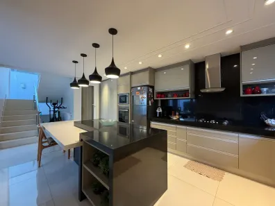 Casa de Condomínio com 3 Quartos à venda, 246m² no Condomínio do Lago 1ª Etapa, Goiânia