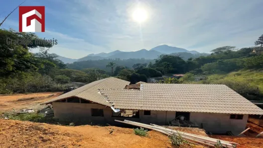 Casa de Condomínio com 3 Quartos à venda, 210m² no Itaipava, Petrópolis