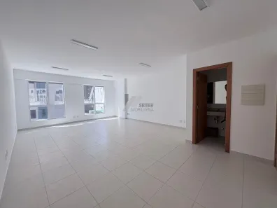 Ponto Comercial à venda, 42m² no Itacorubi, Florianópolis