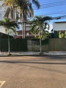 Sobrado com 4 Quartos à venda, 673m² no Tabajaras, Uberlândia