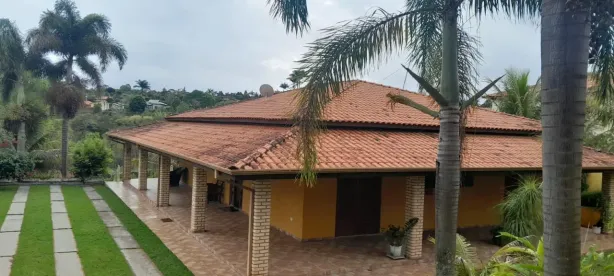 Fazenda/Sítio com 3 Quartos à venda, 300m² no Centro, Boituva