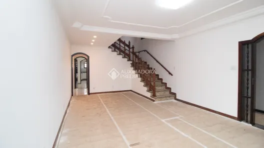 Sobrado com 4 Quartos para alugar, 270m² no Vila Camilópolis, Santo André