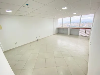 Sala Comercial para alugar, 30m² no Imbetiba, Macaé
