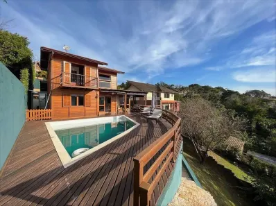 Sobrado com 3 Quartos à venda, 172m² no Terras do Madeira, Carapicuíba