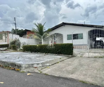 Casa com 3 Quartos à venda, 520m² no Parque 10 de Novembro, Manaus