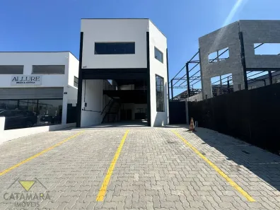 Galpão/Depósito/Armazém para alugar, 220m² no Fazenda Rodeio, Mogi das Cruzes