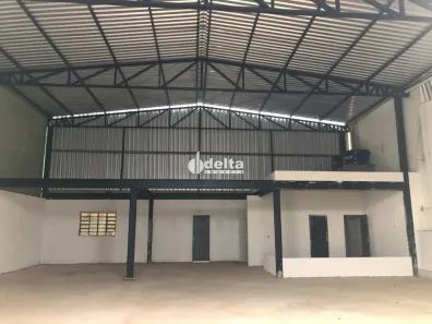 Ponto Comercial para alugar, 250m² no Custódio Pereira, Uberlândia