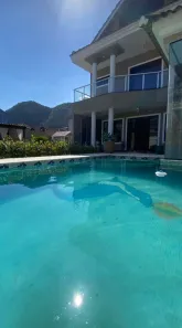 Casa de Condomínio com 3 Quartos para alugar, 323m² no Vargem Pequena, Rio de Janeiro