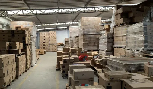 Galpão/Depósito/Armazém para alugar, 830m² no Piratininga, Osasco
