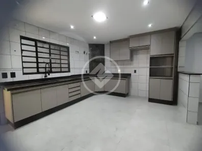Casa com 3 Quartos à venda, 132m² no Conjunto Habitacional Hilda Mandarino, Araçatuba