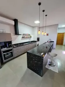 Casa de Condomínio com 3 Quartos à venda, 250m² no Aponiã, Porto Velho