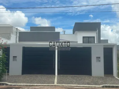 Casa com 3 Quartos à venda, 82m² no Novo Mundo, Uberlândia