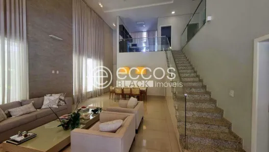 Casa de Condomínio com 3 Quartos para alugar, 294m² no Nova Uberlândia, Uberlândia